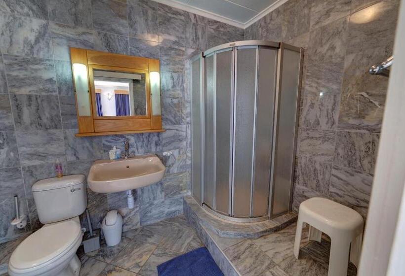 تختخواب و صبحانه Royal Sea Star Guesthouse