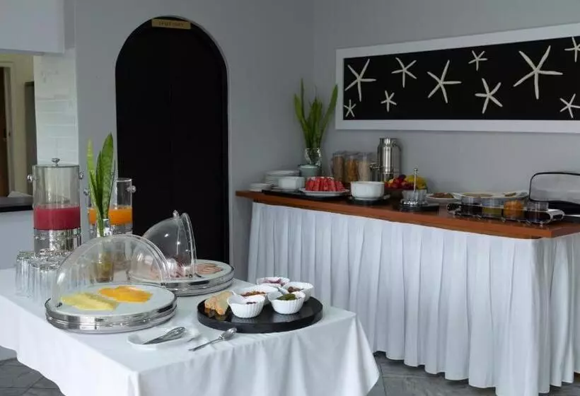 تختخواب و صبحانه Royal Sea Star Guesthouse