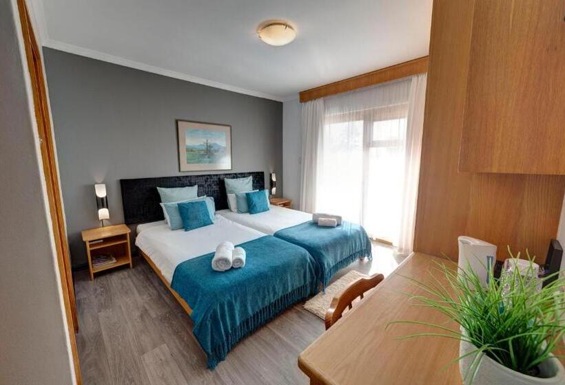 تختخواب و صبحانه Royal Sea Star Guesthouse