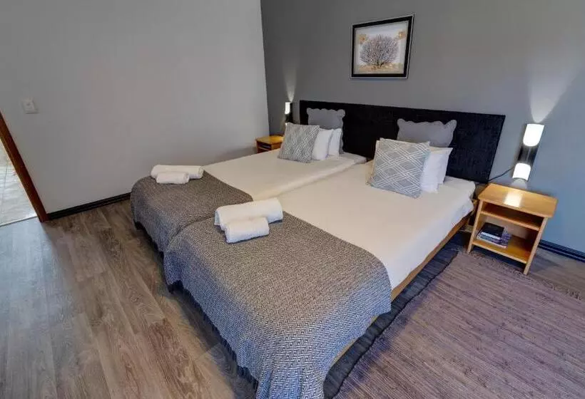 تختخواب و صبحانه Royal Sea Star Guesthouse