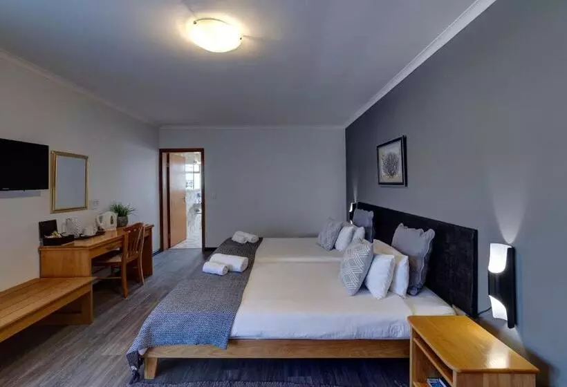تختخواب و صبحانه Royal Sea Star Guesthouse