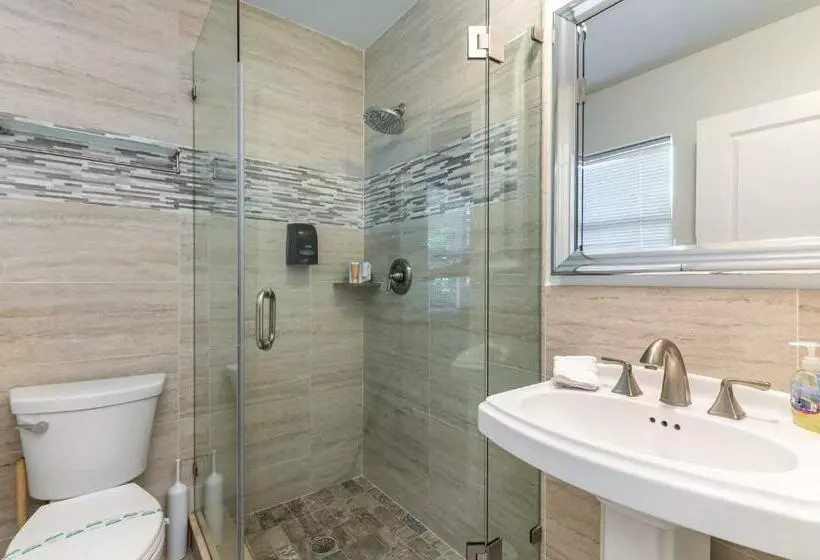 Bluewater Cove Boutique Resort