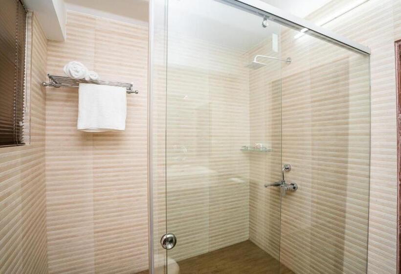 East Land Bed & Breakfast