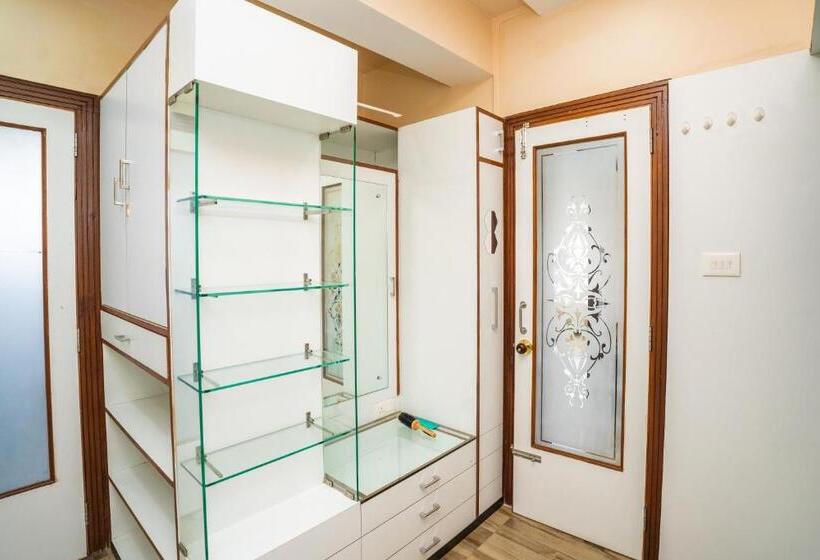 East Land Bed & Breakfast