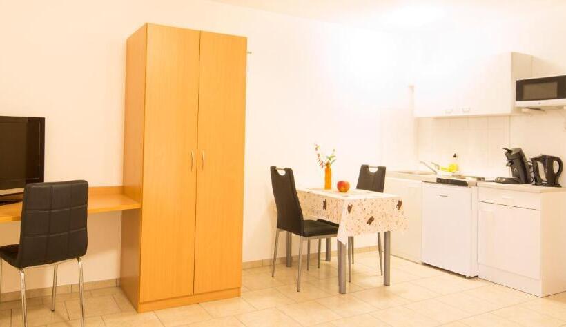 Haus Emona Ihre Pension In Freiburg