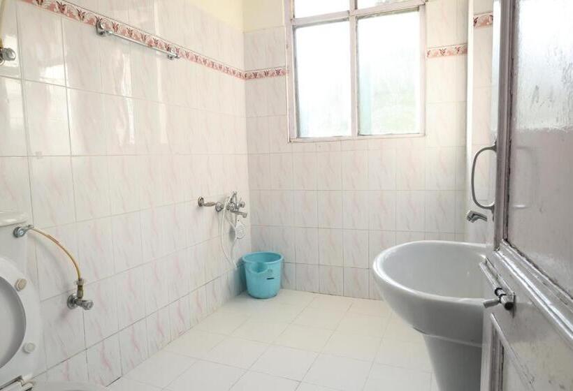 בית מלון כפרי Paradise Hills Dalhousie Panchpula Near Panchpula Water Fall