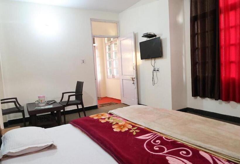 בית מלון כפרי Paradise Hills Dalhousie Panchpula Near Panchpula Water Fall