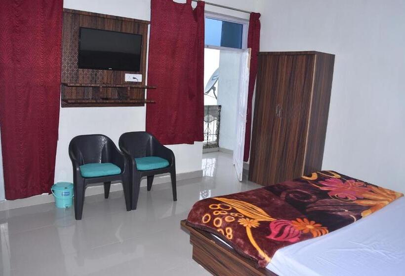 בית מלון כפרי Paradise Hills Dalhousie Panchpula Near Panchpula Water Fall