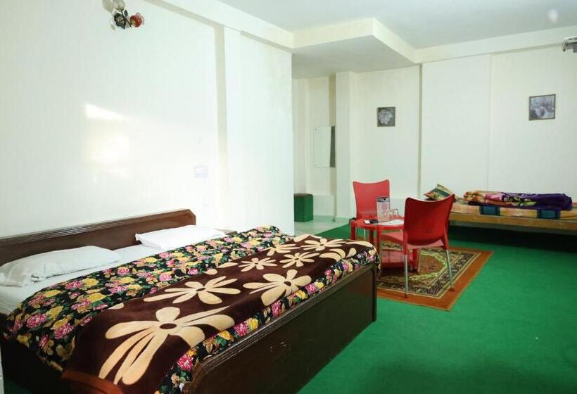 בית מלון כפרי Paradise Hills Dalhousie Panchpula Near Panchpula Water Fall