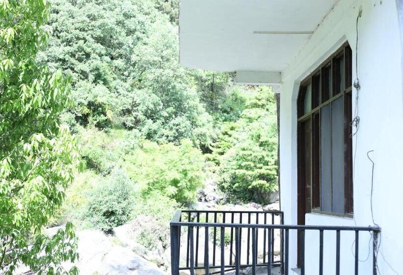 בית מלון כפרי Paradise Hills Dalhousie Panchpula Near Panchpula Water Fall