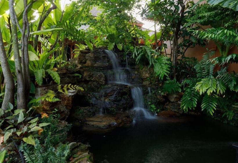 هتل บีวินรีสอร์ท