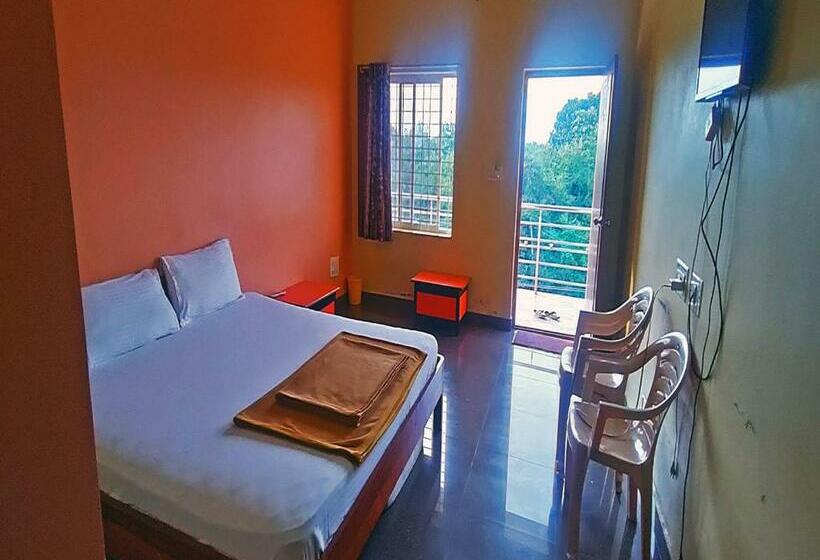 Отель Staymaker Kabini Lodge