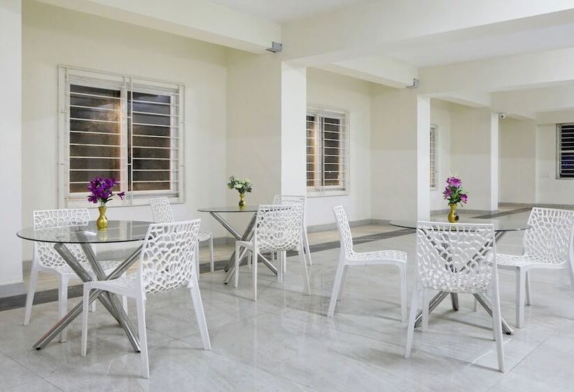 Hotel Treebo Naaz Royal