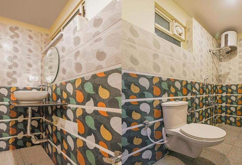 Hotel Treebo Naaz Royal