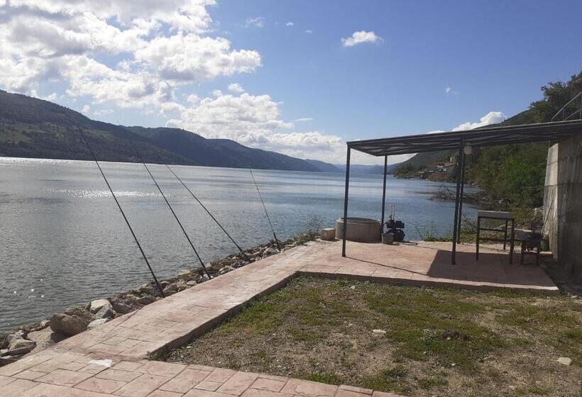 Пансион Cazanele Dunarii La Cumatru