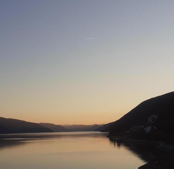 Пансион Cazanele Dunarii La Cumatru