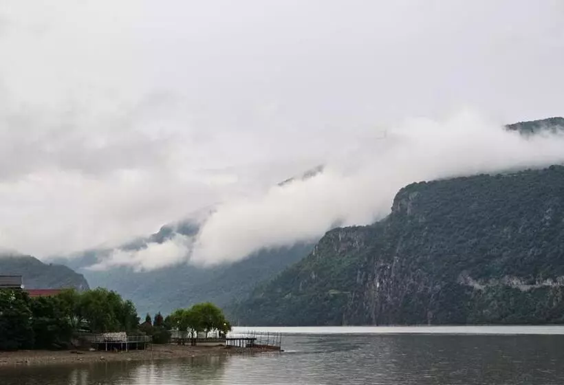 Majatalo Cazanele Dunarii La Cumatru