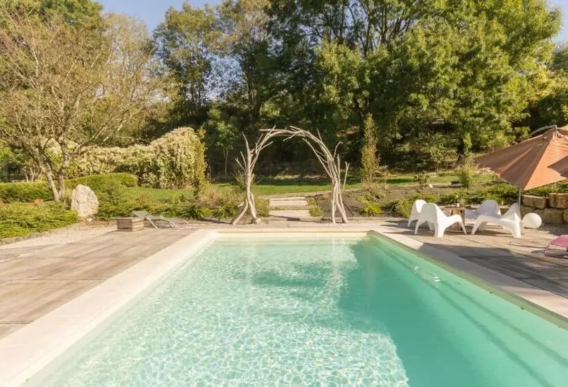 Majatalo Les Divines Bourgogne