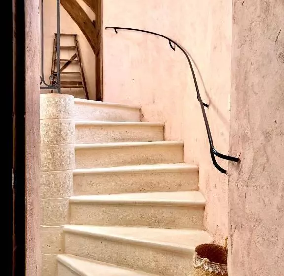 Majatalo Les Divines Bourgogne