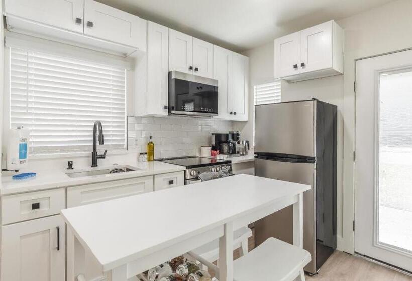 پانسیون Luxury Tiny Home 2 Miles From Downtown Orlando