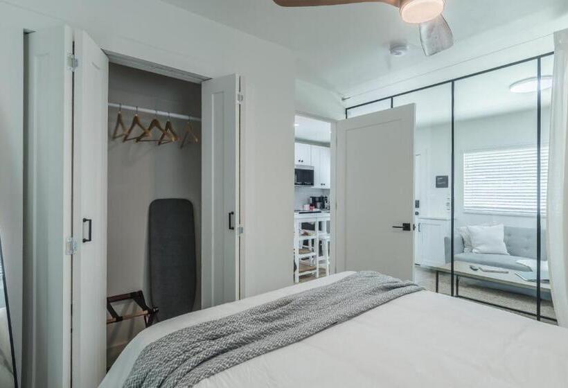 پانسیون Luxury Tiny Home 2 Miles From Downtown Orlando