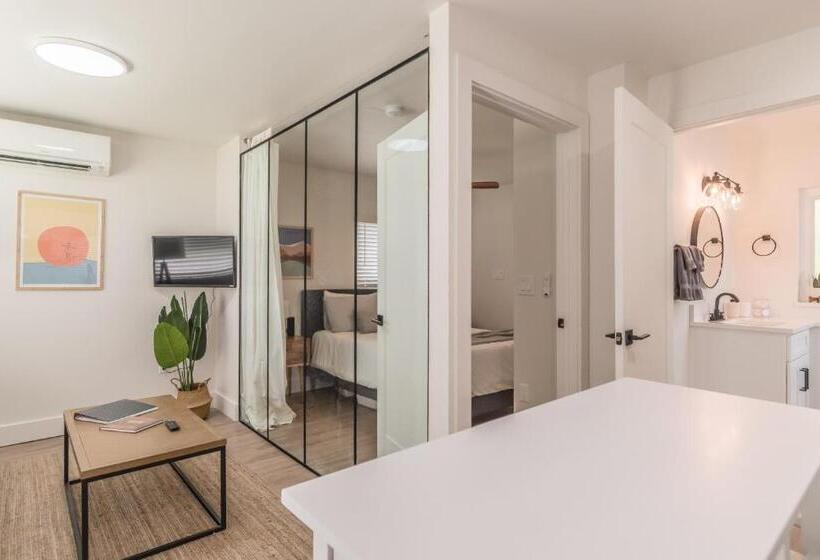 پانسیون Luxury Tiny Home 2 Miles From Downtown Orlando