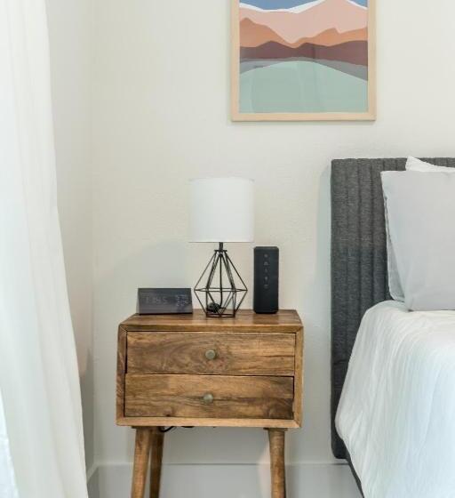 پانسیون Luxury Tiny Home 2 Miles From Downtown Orlando