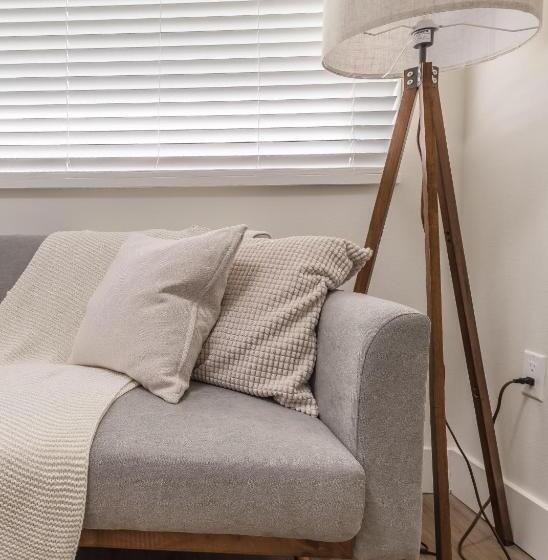 پانسیون Luxury Tiny Home 2 Miles From Downtown Orlando