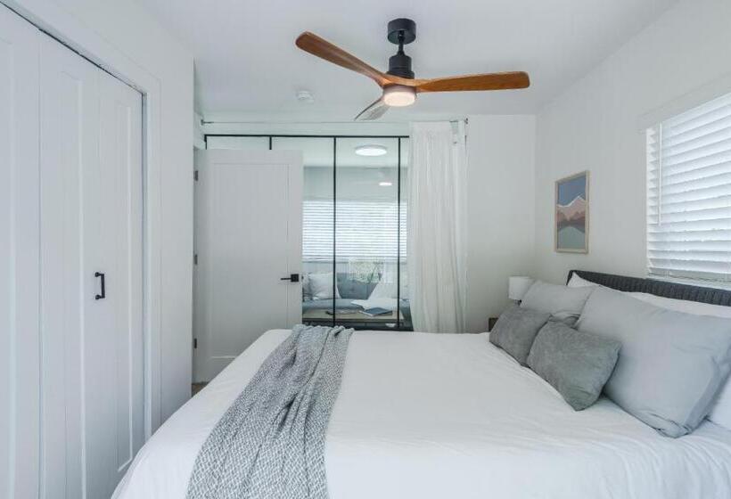 پانسیون Luxury Tiny Home 2 Miles From Downtown Orlando