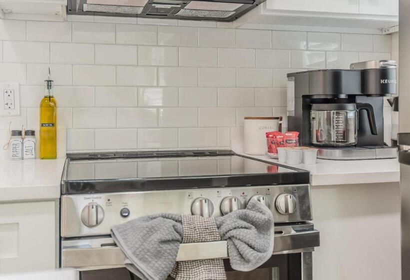 پانسیون Luxury Tiny Home 2 Miles From Downtown Orlando