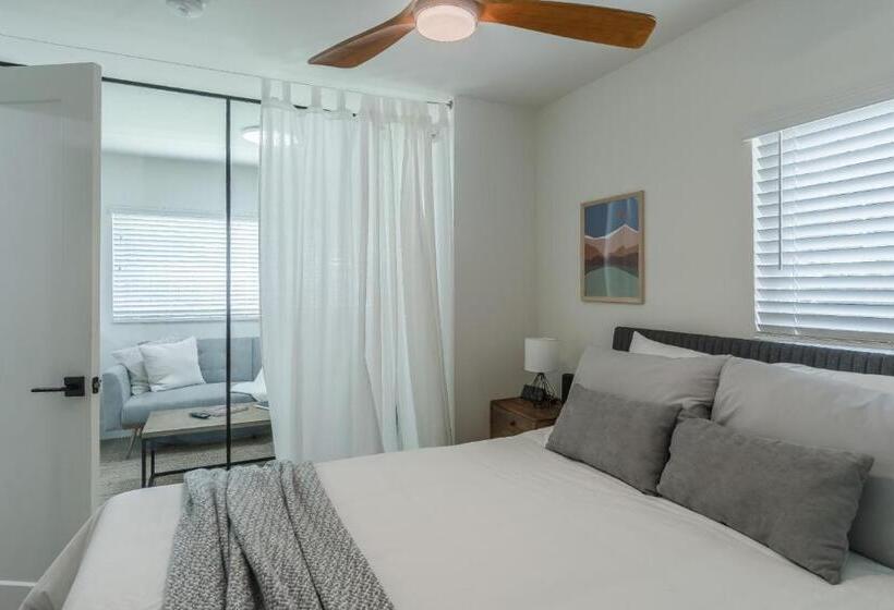 پانسیون Luxury Tiny Home 2 Miles From Downtown Orlando