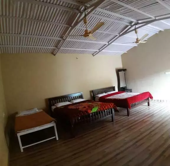 ペンション Maravakandy Farm And Guest House