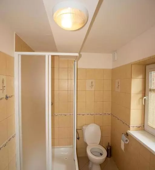 Majatalo Penzion Avionika