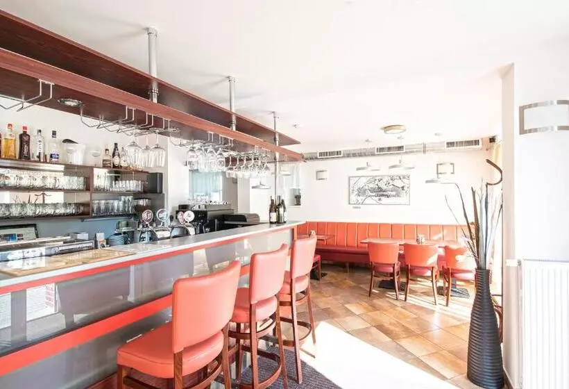 Majatalo Penzion Avionika