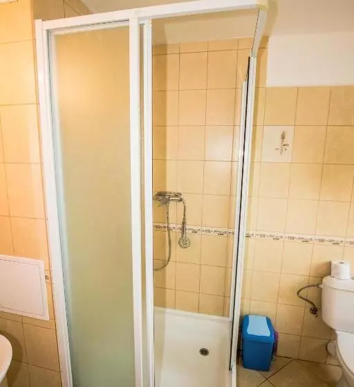 Majatalo Penzion Avionika