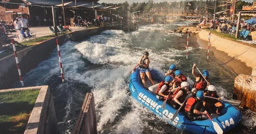 Bposhtels Charlotte Hostel