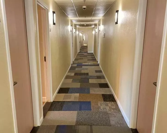Bposhtels Charlotte   Hostel