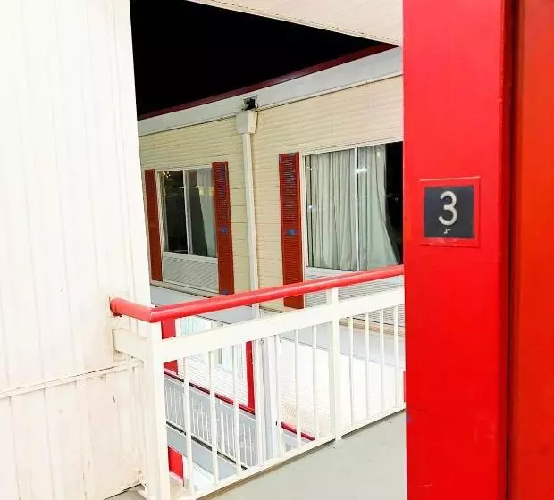 Bposhtels Charlotte   Hostel