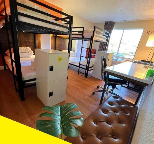 Bposhtels Charlotte Hostel