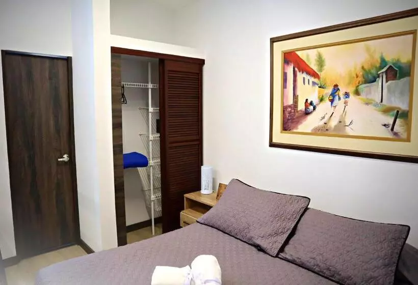 Apartahotel La Arboleda Hc