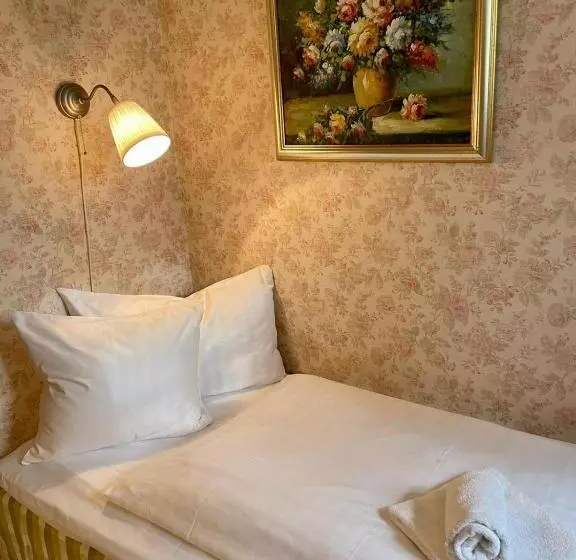 Apertins Hotell
