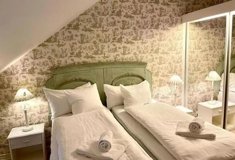 Apertins Hotell