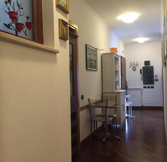 تختخواب و صبحانه Bb Nuova Fiera Di Roma