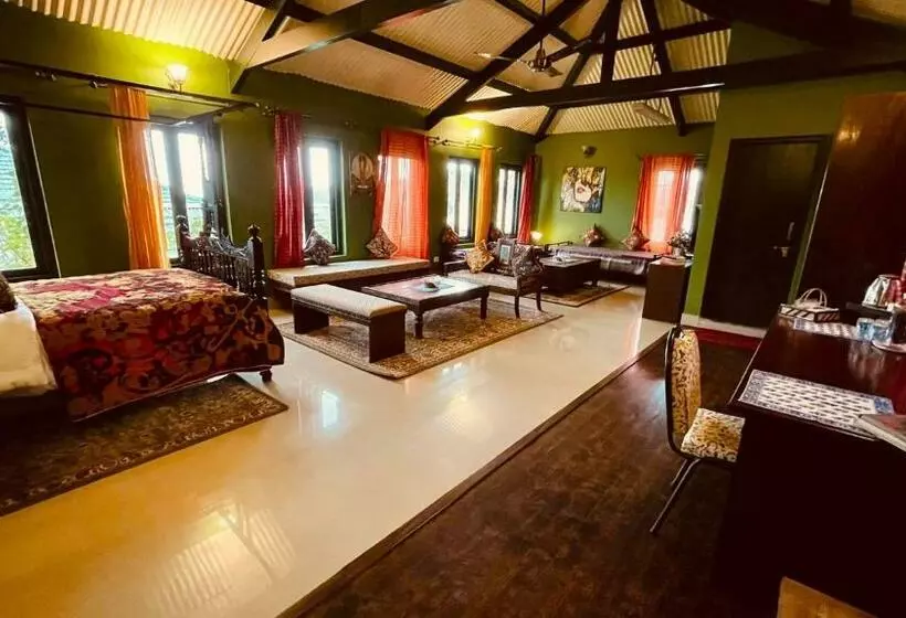 Habba Kadal Kashmiri Heritage Hotel & Hub