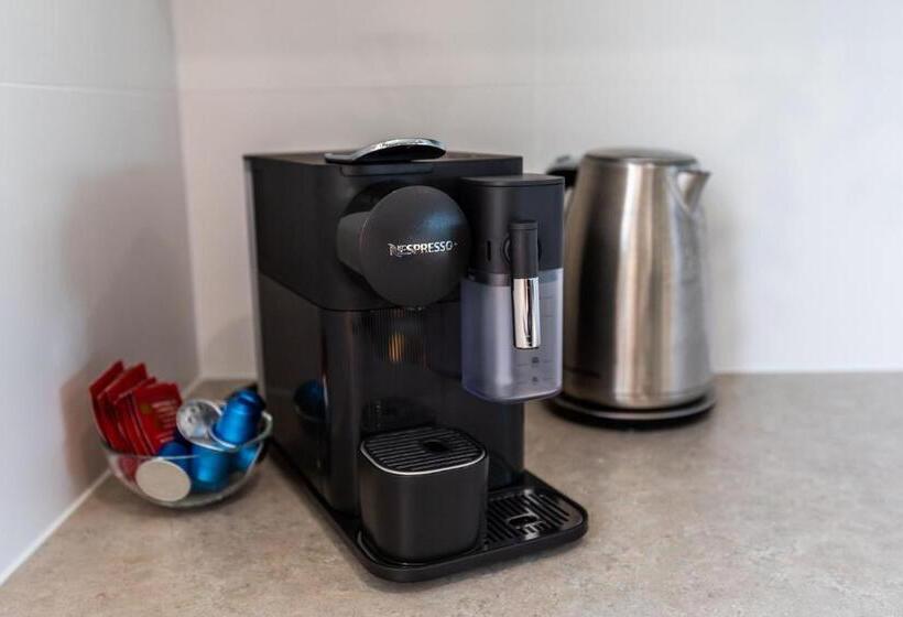 فندق Clarrie S Green