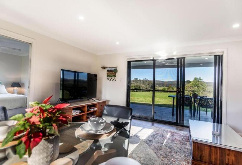 فندق Clarrie S Green