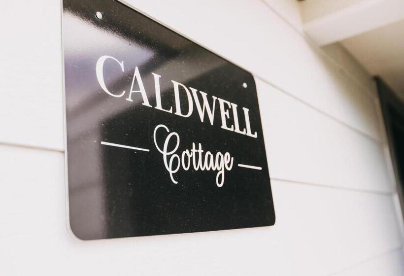 فندق Clarrie S Green