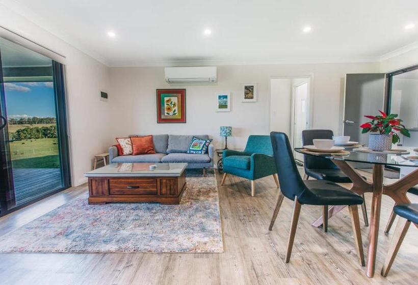 فندق Clarrie S Green