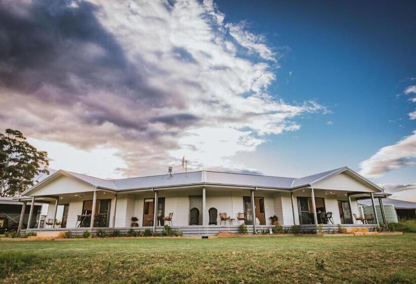 فندق Clarrie S Green