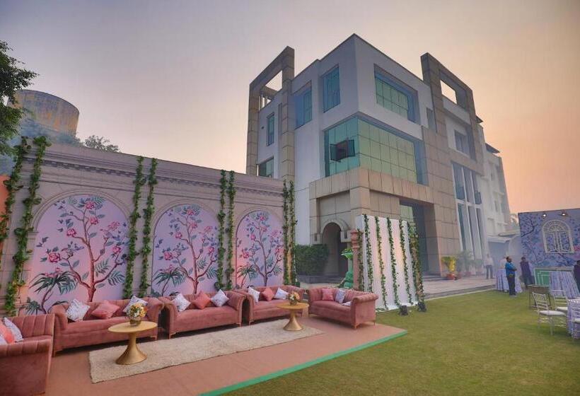 فندق Goa Country Club